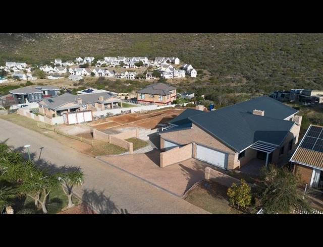 3 BEDROOM TOWNHOUSE FOR SALE IN ISLAND VIEW